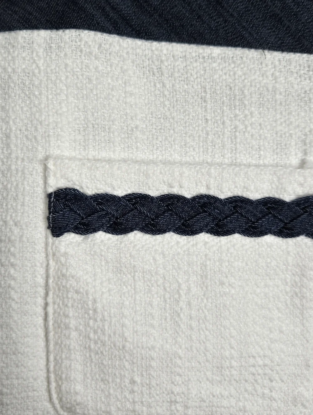 Karl Lagerfeld White Tweed Skirt, Size 14 - Picture 4 of 6